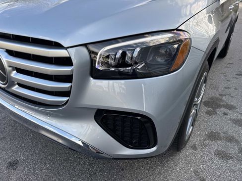 Used 2025 Mercedes-Benz GLS 450 4MATIC image 9