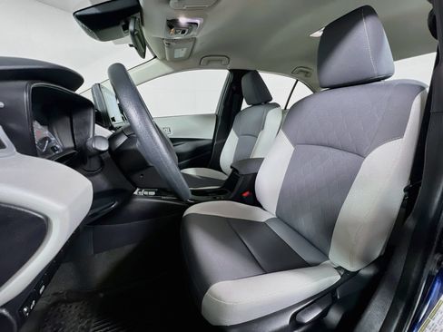 Used 2025 Toyota Corolla LE FWD image 11