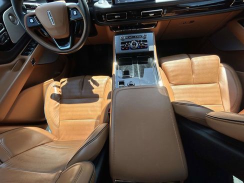Used 2023 Lincoln Aviator Black Label w/ Jet Package image 12