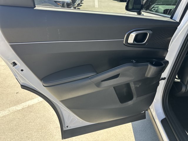 Certified 2025 Kia Sorento EX w/ Panoramic Sunroof Package AWD/4WD image 39