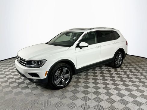 Used 2020 Volkswagen Tiguan SE image 3