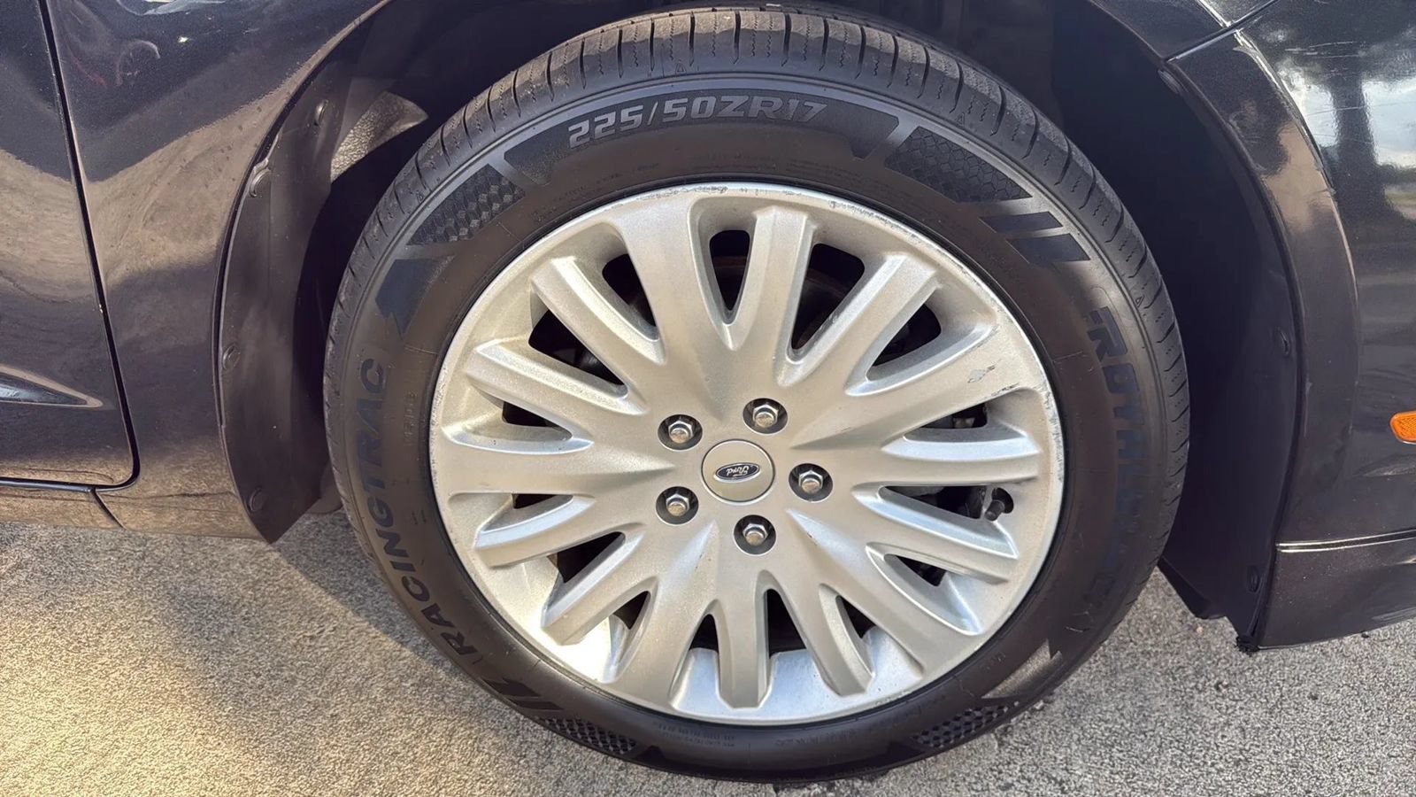 Used 2010 Ford Fusion Hybrid FWD image 22