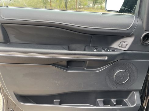 Used 2024 Ford Expedition XLT image 26