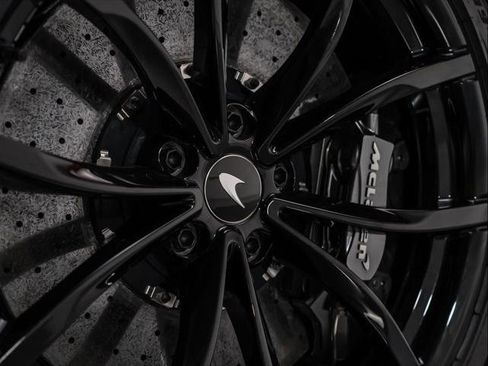 Used 2023 McLaren Artura image 13