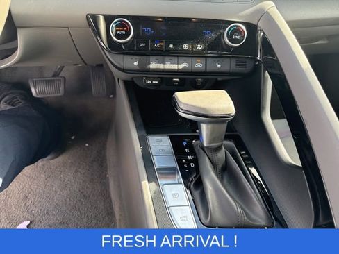 Used 2025 Hyundai Elantra SEL image 6