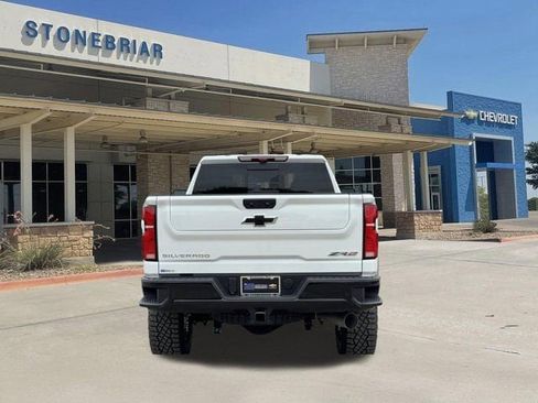 New 2026 Chevrolet Silverado 2500 ZR2 AWD/4WD image 6