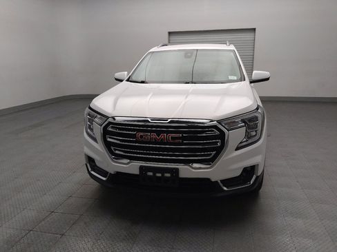 Used 2024 GMC Terrain SLT AWD/4WD image 15