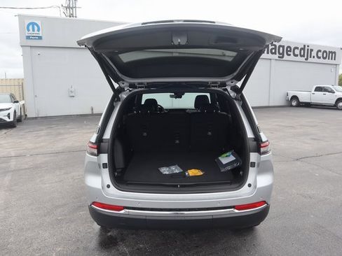 New 2025 Jeep Grand Cherokee Limited w/ Trailer Tow Package image 24