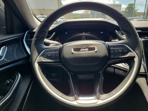 Used 2022 Jeep Grand Cherokee L Laredo w/ Luxury Tech Group I AWD/4WD image 9