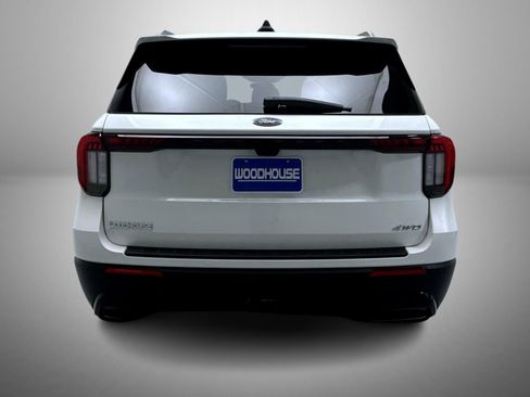 Used 2025 Ford Explorer ST-Line w/ ST-Line Street Pack image 6