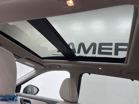 Used 2023 Nissan Rogue SV w/ SV Premium B Package image 16