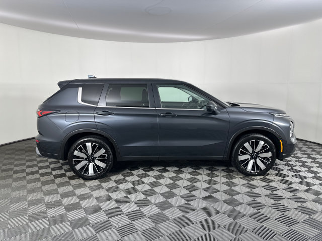 Used 2025 Mitsubishi Outlander SE AWD/4WD image 27