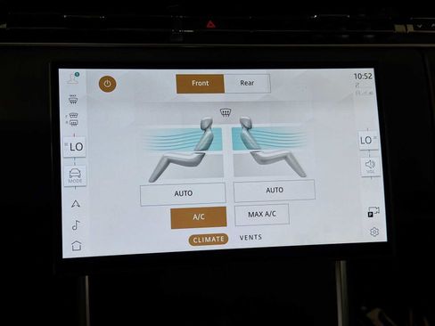 Used 2024 Land Rover Range Rover SE image 16