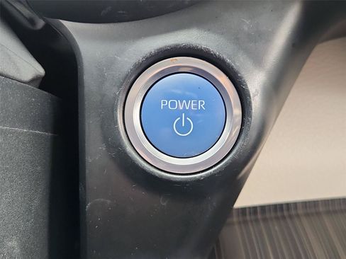 Used 2023 Toyota Sienna Limited FWD image 17