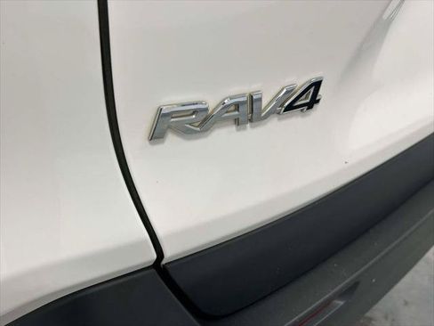 Certified 2025 Toyota RAV4 XLE w/ Convenience Package FWD image 10