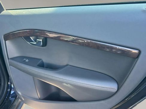 Used 2016 Volvo XC70 T5 Premier w/ Proximity Package image 21