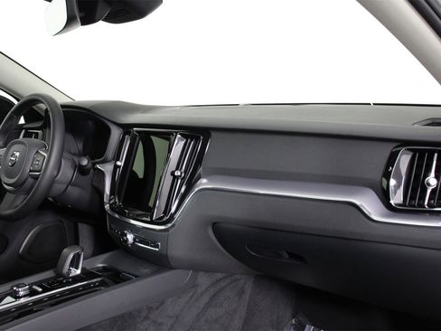 Certified 2024 Volvo S60 B5 Core image 22