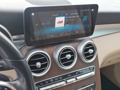 Used 2022 Mercedes-Benz GLC 300 4MATIC image 14