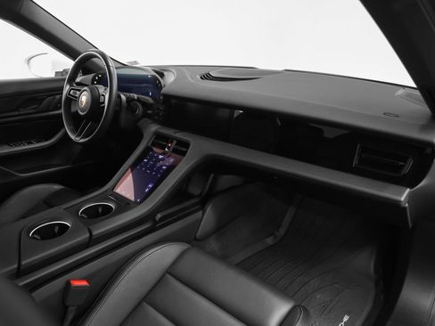 Certified 2022 Porsche Taycan image 23