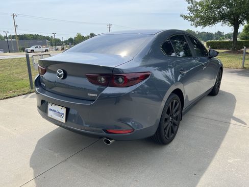 Used 2022 MAZDA MAZDA3 s FWD image 10