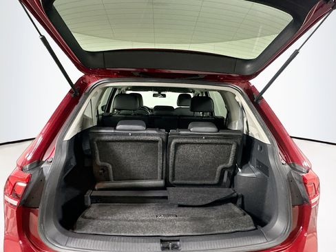 Used 2018 Volkswagen Tiguan SE image 28