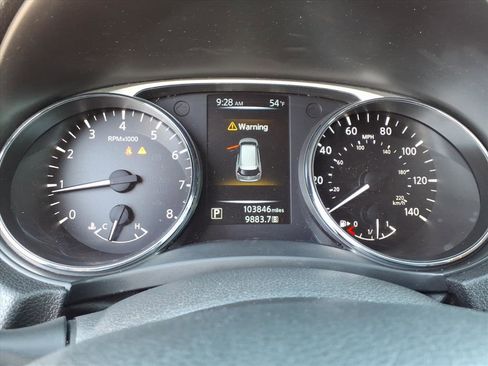 Used 2016 Nissan Rogue SV w/ SV Moonroof Package image 29