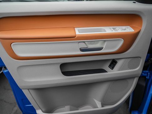 Certified 2025 Volkswagen ID. Buzz 1st Edition RWD image 22