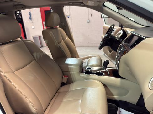 Used 2017 Nissan Pathfinder Platinum AWD/4WD image 23