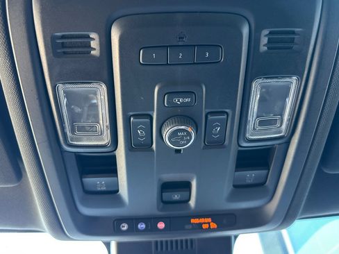 Used 2023 GMC Yukon SLT w/ SLT Premium Package AWD/4WD image 25