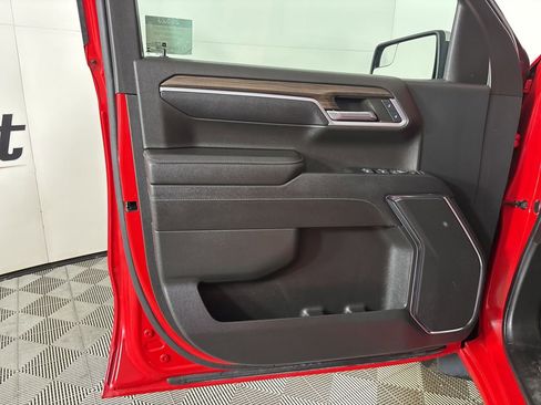 Used 2023 Chevrolet Silverado 1500 LT image 9