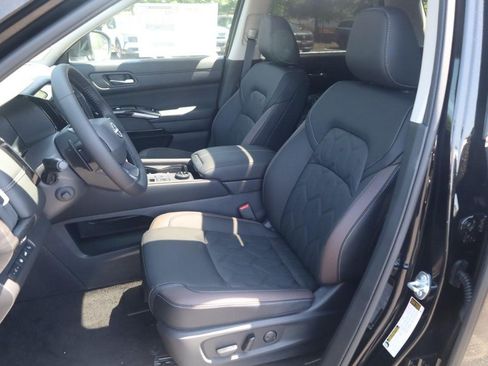 New 2026 Nissan Pathfinder Platinum w/ Cargo Package AWD/4WD image 21