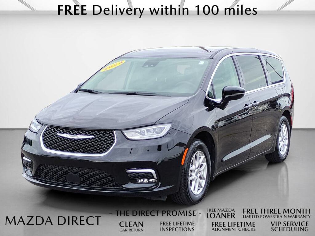 Used 2024 Chrysler Pacifica Touring-L FWD image 1