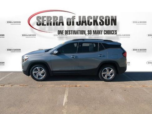 Used 2018 GMC Terrain SLE w/ Driver Convenience Package FWD image 5