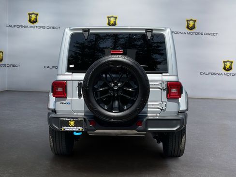 Used 2024 Jeep Wrangler Unlimited Sahara AWD/4WD image 6