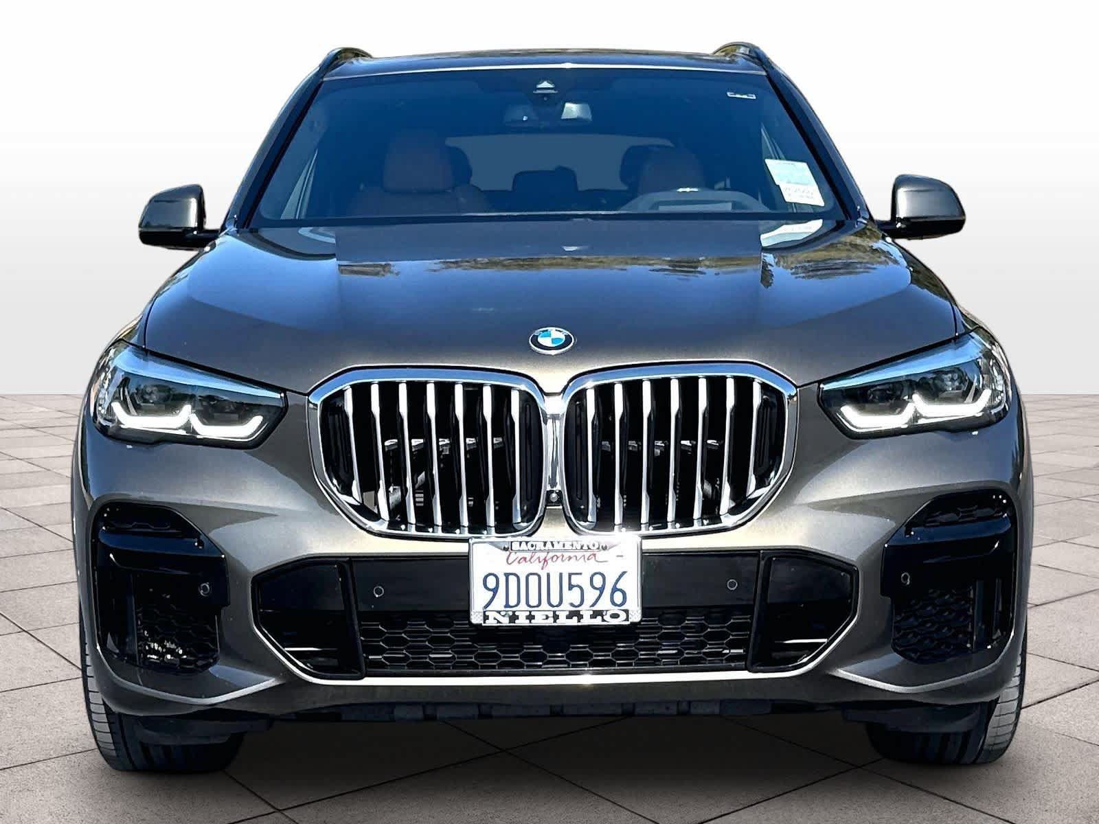 Used 2023 BMW X5 xDrive40i w/ M Sport Package AWD/4WD image 3