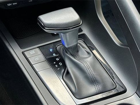 Certified 2025 Hyundai Elantra Sport image 21