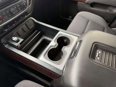 Used 2018 GMC Sierra 1500 SLE image 23