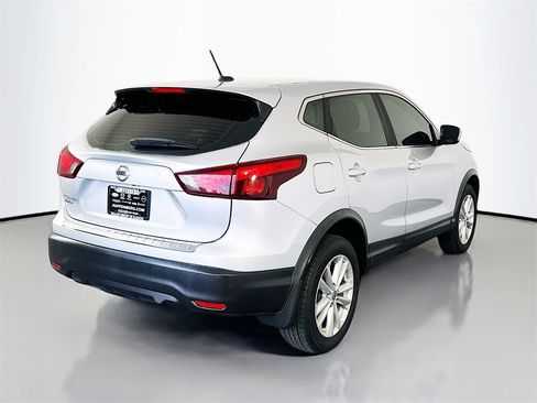 Used 2017 Nissan Rogue Sport S w/ S Appearance Package image 7