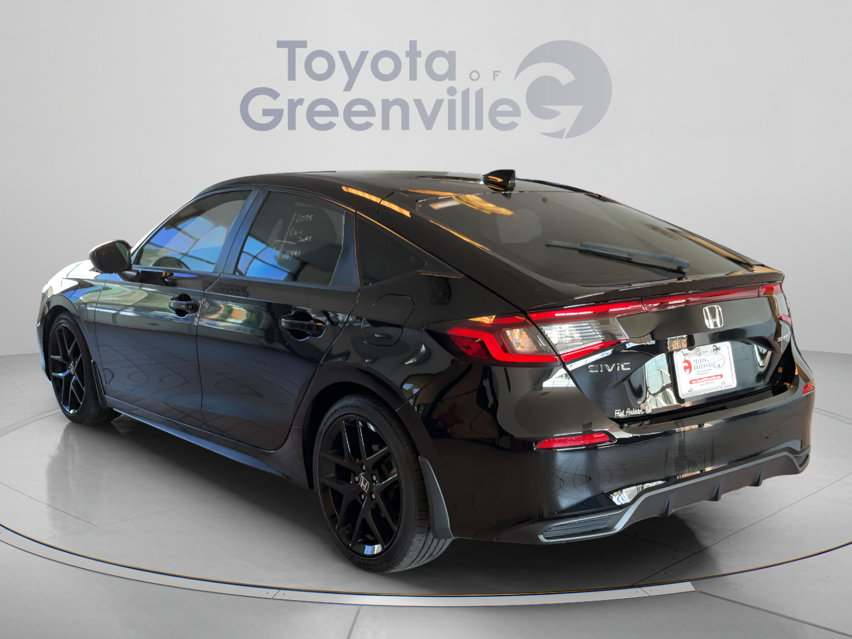 Used 2025 Honda Civic Sport image 4