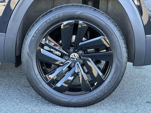Used 2023 Volkswagen Atlas Cross Sport SE w/ Black Wheel Package AWD/4WD image 15