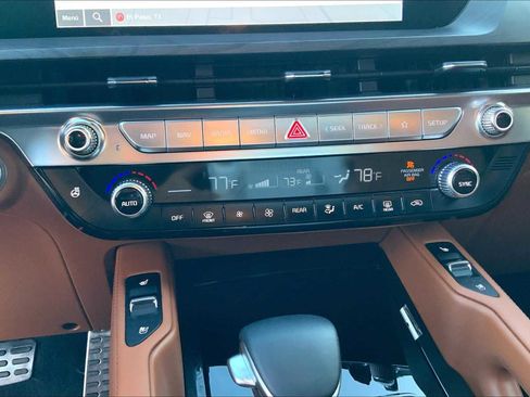 Used 2024 Kia Telluride SX X-Pro AWD/4WD image 31