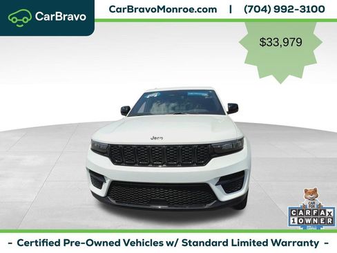 Used 2024 Jeep Grand Cherokee Altitude AWD/4WD image 5