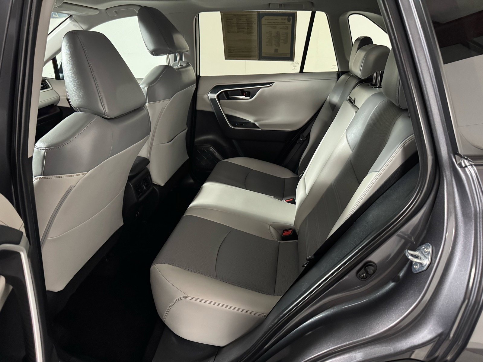 Used 2020 Toyota RAV4 Limited FWD image 15
