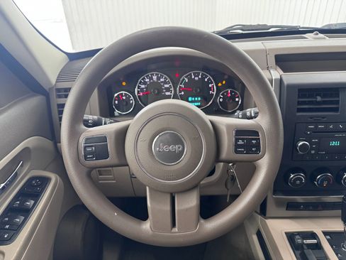 Used 2011 Jeep Liberty Sport w/ Trailer Tow Class III Group image 19