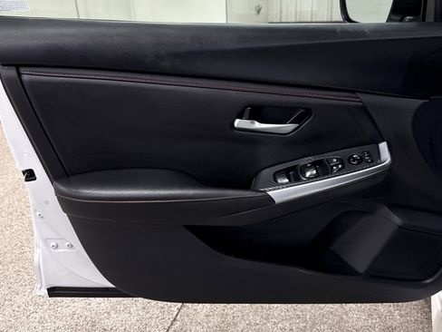 Used 2024 Nissan Sentra SR image 3