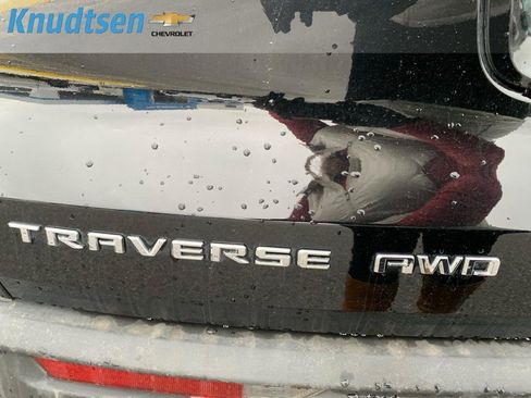 Used 2025 Chevrolet Traverse LT image 10