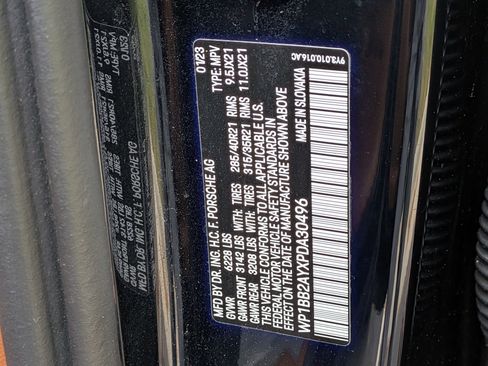 Certified 2023 Porsche Cayenne S Platinum AWD/4WD image 39