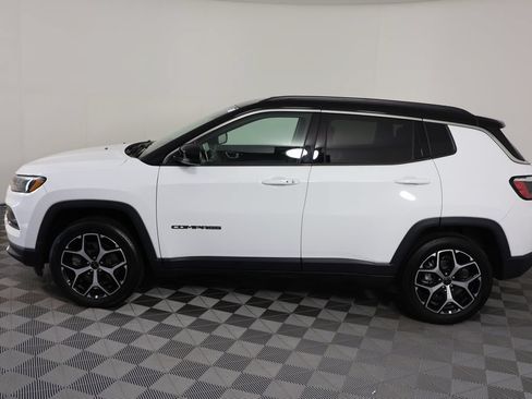 Used 2025 Jeep Compass Limited AWD/4WD image 5