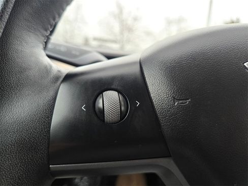 Used 2021 Tesla Model 3 Long Range image 18