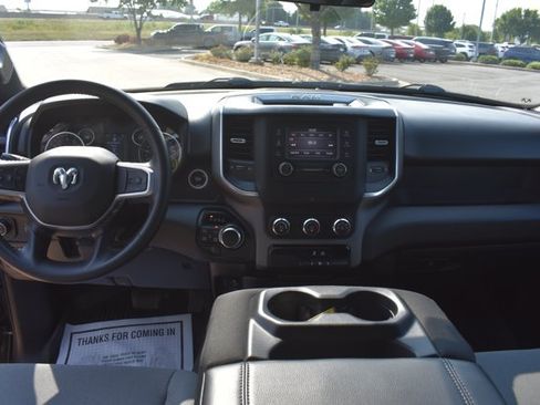 Used 2022 RAM 1500 Big Horn AWD/4WD image 17